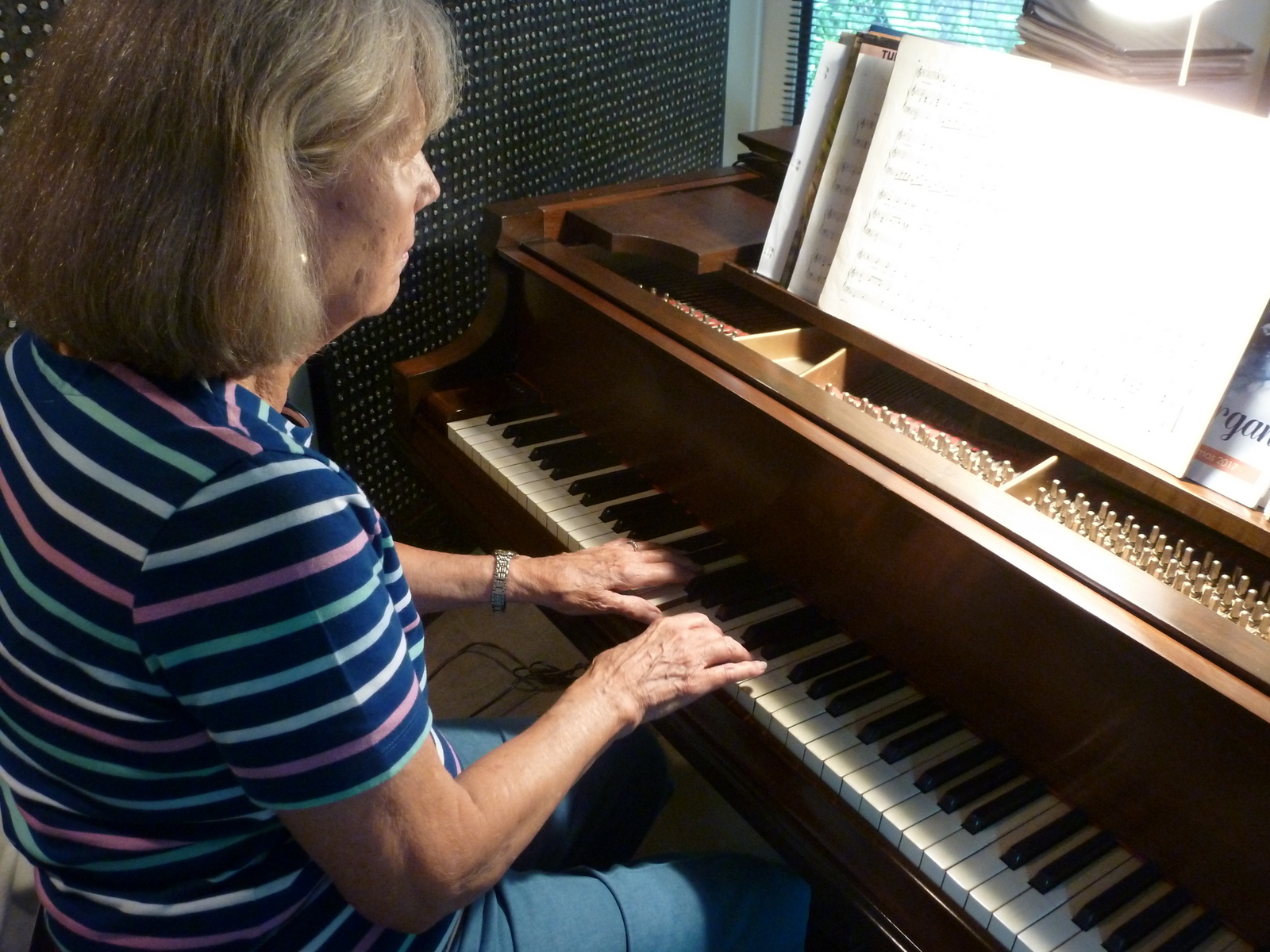 With no arthritis, playing the piano can still be enjoyed.